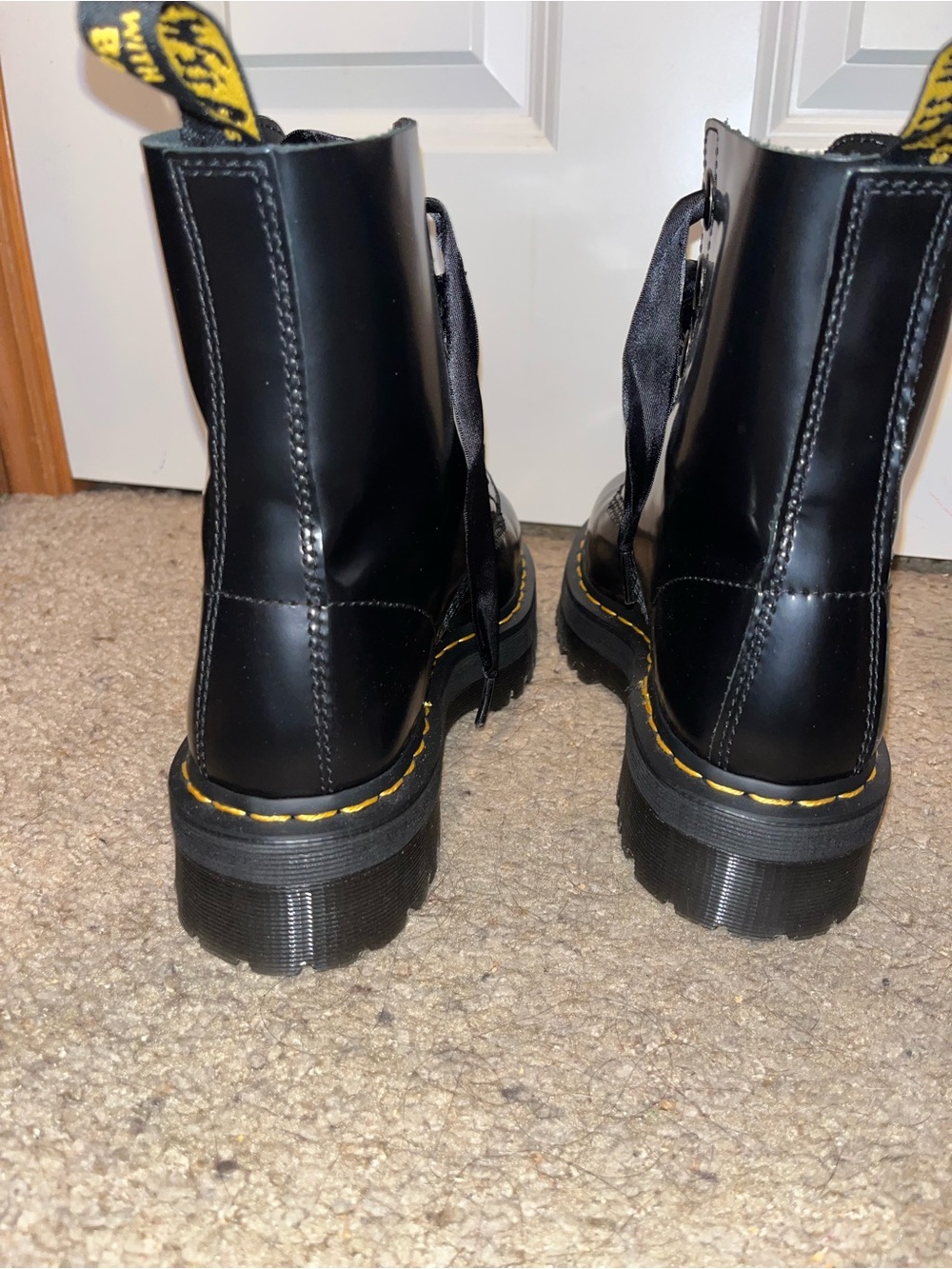 NWOT Dr Martens Molly Platform Boots with satin laces size 9 - Picture 4 of 7